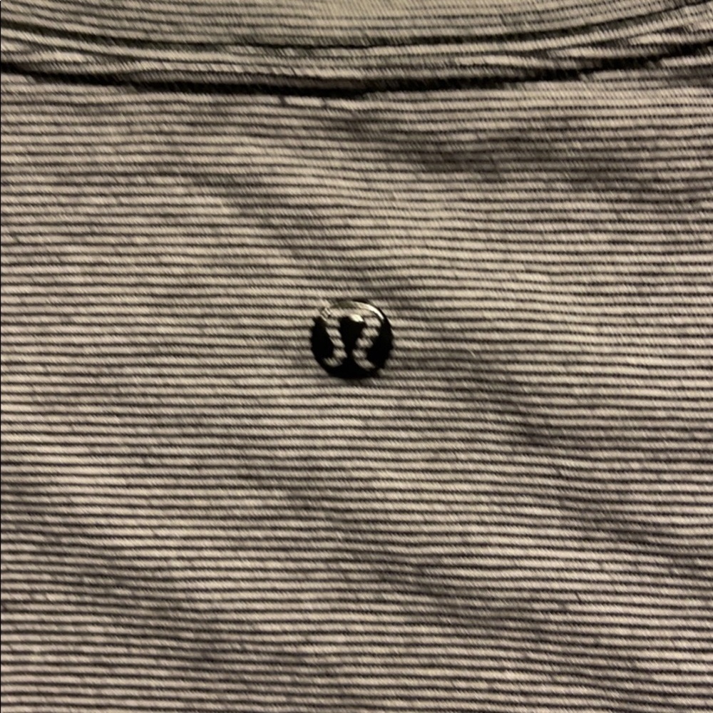 Lululemon men’s tee shirt size medium